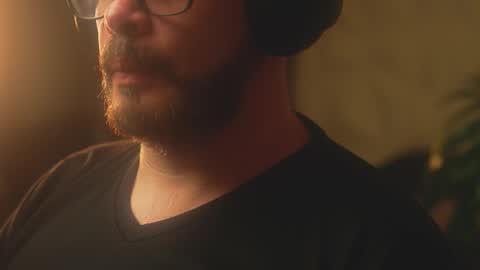 Snapshot of sanders_white chatting on February 25, 5:06 am Sanders online show from February 25, 5:06 am