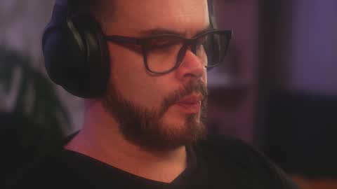 Snapshot of sanders_white chatting on March 3, 3:12 am Sanders online show from March 3, 3:12 am