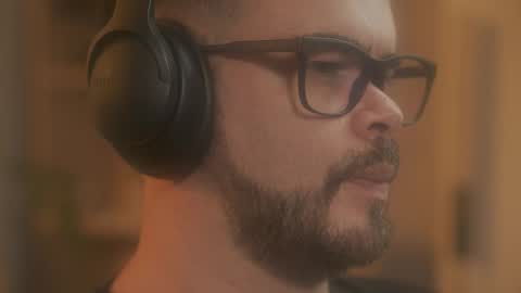 Snapshot of sanders_white chatting on March 21, 3:00 am Sanders online show from March 21, 3:00 am