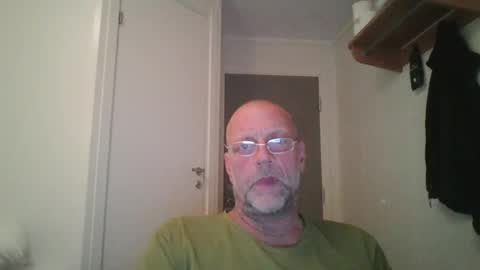 sandnesrune523 online show from November 18, 6:45 pm