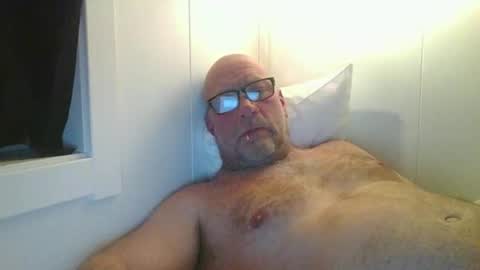 sandnesrune523 online show from March 14, 4:18 am