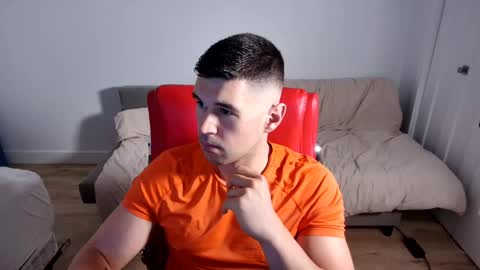 Snapshot of sandow_ chatting on September 10, 10:54 pm Sandow online show from September 10, 10:54 pm