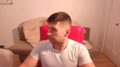 Snapshot of sandow_ chatting on October 2, 4:14 pm Sandow online show from October 2, 4:14 pm