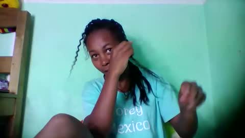 sandra1253099 online show from March 17, 6:17 am