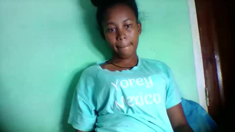 sandra1253099 online show from April 23, 5:19 am