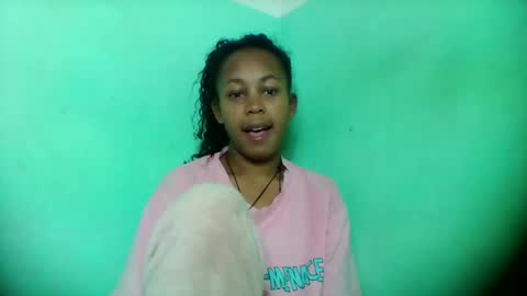Snapshot of sandra1253099 chatting on May 10, 7:35 am sandra1253099 online show from May 10, 7:35 am