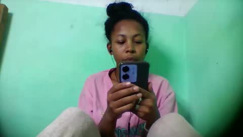 Snapshot of sandra1253099 chatting on May 11, 7:47 am sandra1253099 online show from May 11, 7:47 am