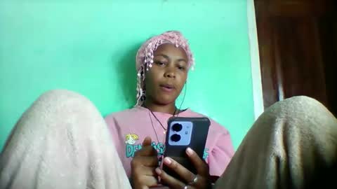 Snapshot of sandra1253099 chatting on May 12, 7:00 pm sandra1253099 online show from May 12, 7:00 pm