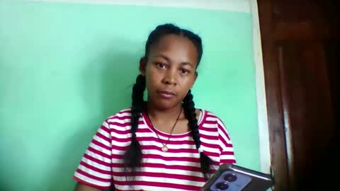 Snapshot of sandra1253099 chatting on May 16, 10:58 am sandra1253099 online show from May 16, 10:58 am