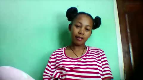 Snapshot of sandra1253099 chatting on May 17, 5:49 am sandra1253099 online show from May 17, 5:49 am