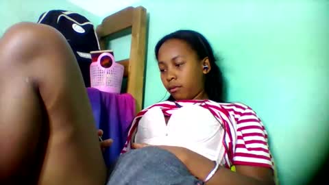 Snapshot of sandra1253099 chatting on June 10, 6:29 pm sandra1253099 online show from June 10, 6:29 pm