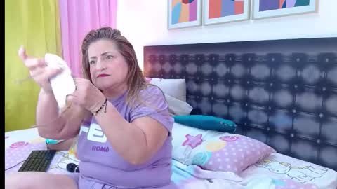 SANDRA online show from June 10, 11:20 am