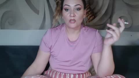 Snapshot of sandra______ chatting on July 28, 7:39 pm dont forghet to thumbs up if you like my show online show from July 28, 7:39 pm