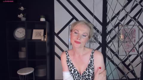 Sandra online show from February 8, 8:52 am