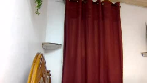 Snapshot of sandra_milly chatting on June 15, 7:21 am sandra online show from June 15, 7:21 am
