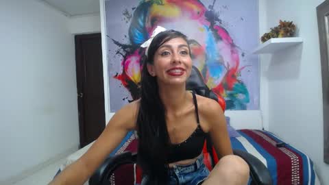 Snapshot of sandra_petite19 chatting on May 4, 3:13 am sandra online show from May 4, 3:13 am