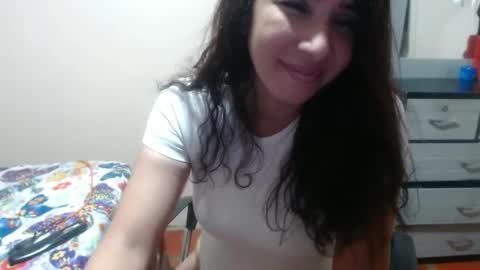 Snapshot of sandra_rosse chatting on May 5, 3:25 am sandra_rosse online show from May 5, 3:25 am