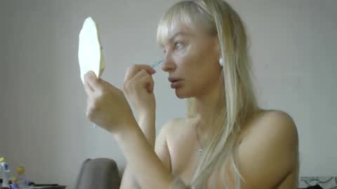 Snapshot of sandraglamour chatting on September 19, 9:32 am Sandra online show from September 19, 9:32 am