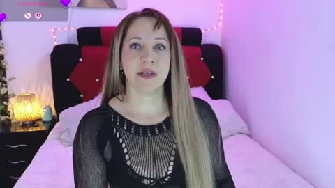 Snapshot of sandraossa chatting on May 30, 7:00 pm sandraossa online show from May 30, 7:00 pm