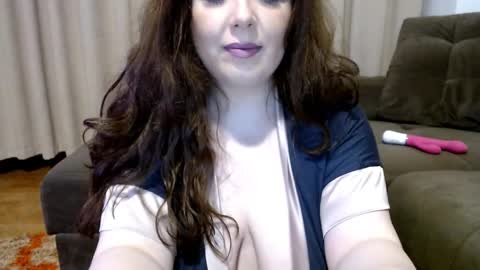 Snapshot of sandraxo93 chatting on February 7, 8:10 pm Sandra online show from February 7, 8:10 pm