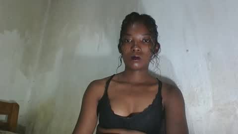 sandrine718 online show from May 5, 11:29 am