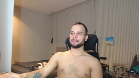 DeAlex online show from March 1, 1:40 pm