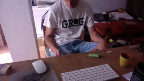 Snapshot of sandropertoni chatting on October 14, 8:59 am lucas online show from October 14, 8:59 am