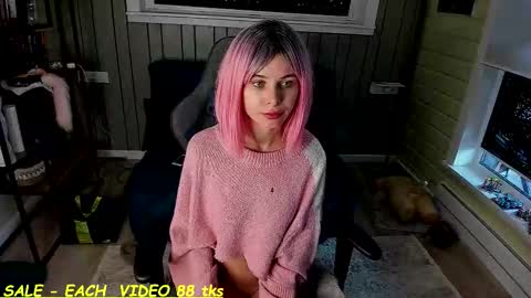 Snapshot of sandy_chris chatting on October 5, 9:40 am Sandy and Chris online show from October 5, 9:40 am