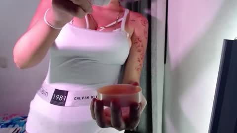 sandy_straw online show from November 16, 12:05 am