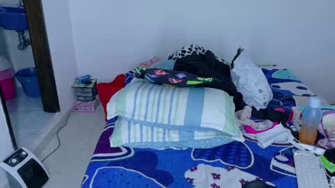 Snapshot of sandylau_ chatting on May 28, 10:29 pm sandy online show from May 28, 10:29 pm