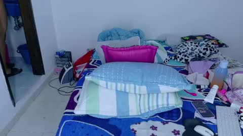 Snapshot of sandylau_ chatting on June 7, 5:38 pm sandy online show from June 7, 5:38 pm
