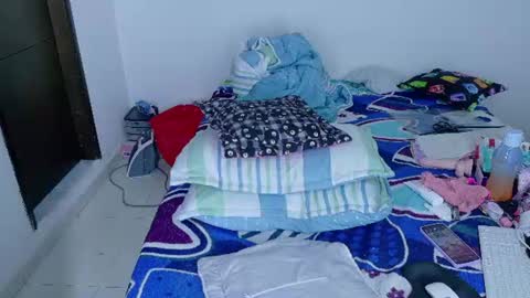 Snapshot of sandylau_ chatting on June 11, 2:53 am sandy online show from June 11, 2:53 am