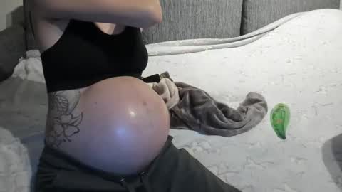 Snapshot of sandysun_shine chatting on December 12, 4:53 pm Sandy online show from December 12, 4:53 pm