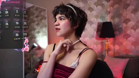 Viola  online show from November 8, 9:02 pm