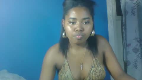 saniazzhh online show from March 5, 8:38 pm