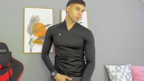 Maximo Santana online show from May 27, 5:10 pm