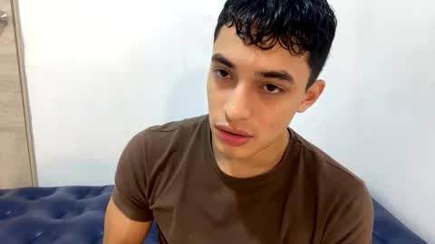 Snapshot of santi36rt chatting on May 16, 11:03 pm santi36rt online show from May 16, 11:03 pm