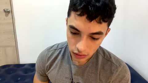 Snapshot of santi36rt chatting on May 18, 11:21 pm santi36rt online show from May 18, 11:21 pm