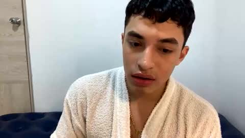 Snapshot of santi36rt chatting on May 20, 2:18 am santi36rt online show from May 20, 2:18 am