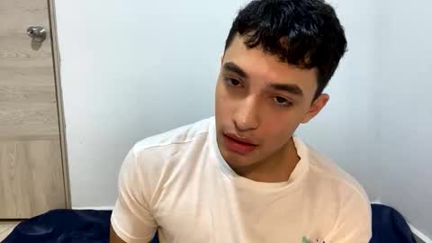 Snapshot of santi36rt chatting on May 20, 11:55 pm santi36rt online show from May 20, 11:55 pm