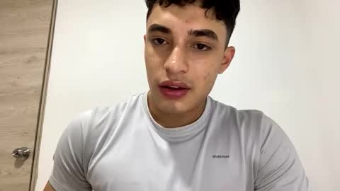 Snapshot of santi36rt chatting on May 27, 2:19 am santi36rt online show from May 27, 2:19 am