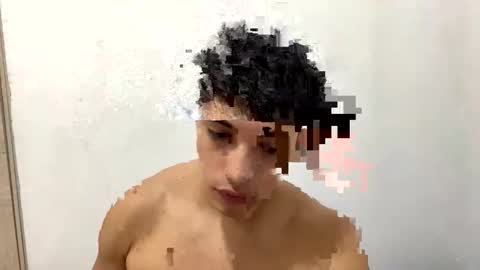 Snapshot of santi36rt chatting on June 3, 2:25 am santi36rt online show from June 3, 2:25 am