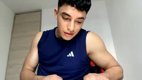 Snapshot of santi36rt chatting on June 26, 10:58 pm santi36rt online show from June 26, 10:58 pm
