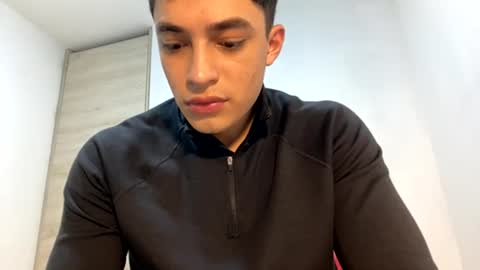 Snapshot of santi36rt chatting on July 13, 12:02 am santi36rt online show from July 13, 12:02 am