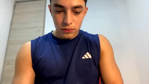 Snapshot of santi36rt chatting on July 16, 12:16 am santi36rt online show from July 16, 12:16 am