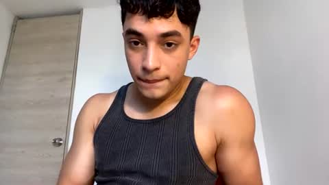 Snapshot of santi36rt chatting on July 28, 9:36 pm santi36rt online show from July 28, 9:36 pm