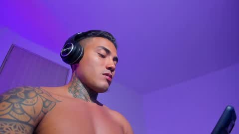 Santi Ferrer online show from May 17, 2:31 am
