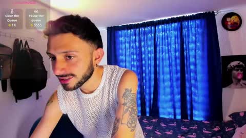 Snapshot of santi_mateo chatting on June 7, 8:34 pm Santi online show from June 7, 8:34 pm