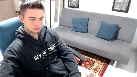 santi_ss online show from November 23, 2:22 am