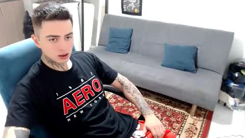 santi_ss online show from December 2, 2:45 pm